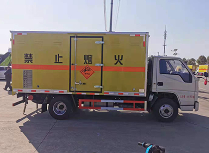 琼中爆破器材运输车